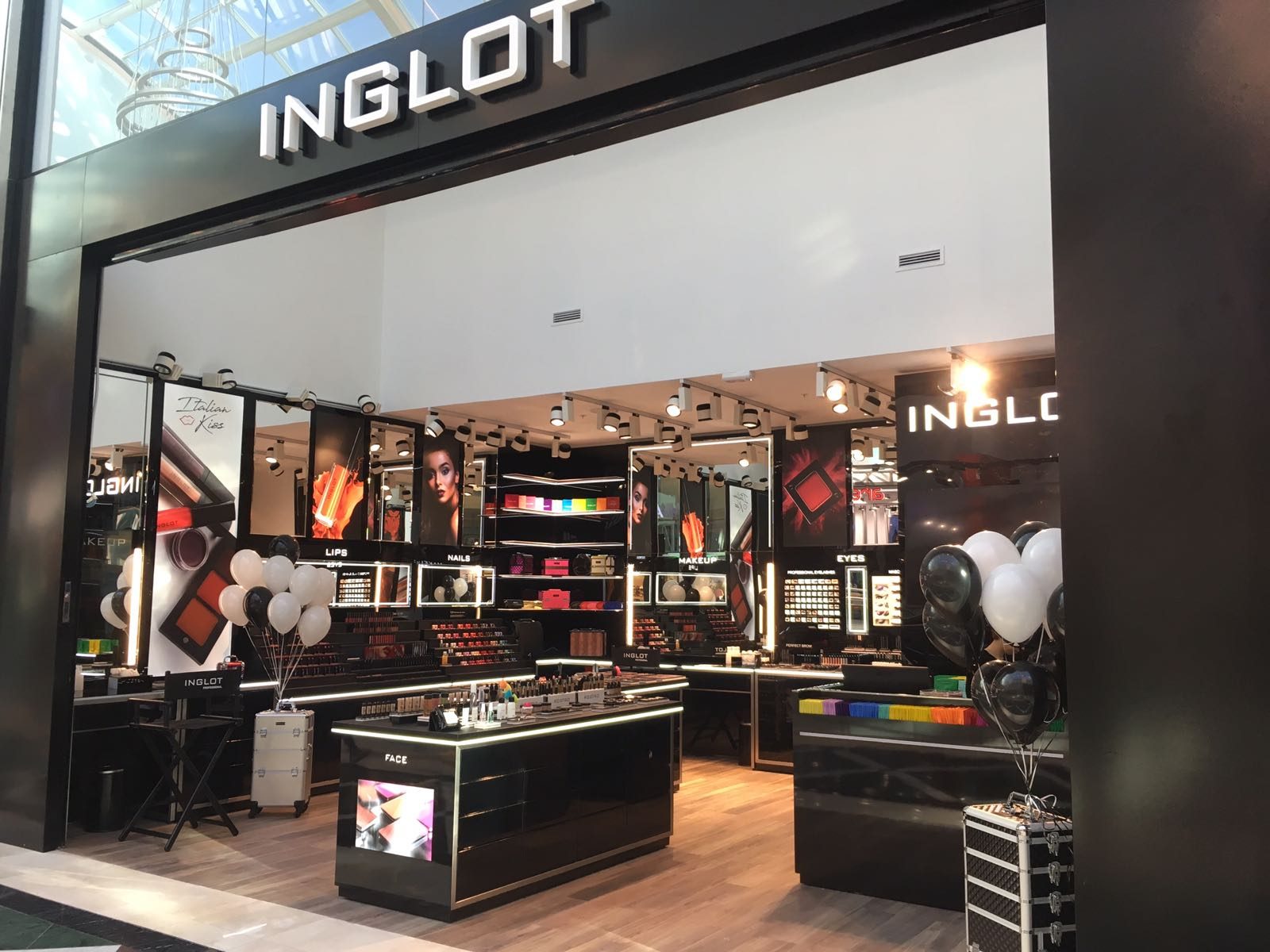 INGLOT Plaza Río 2, Madrid.